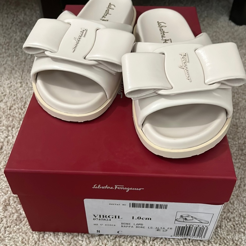 Ferragamo Virgil Bow Slide- Bone, 8M